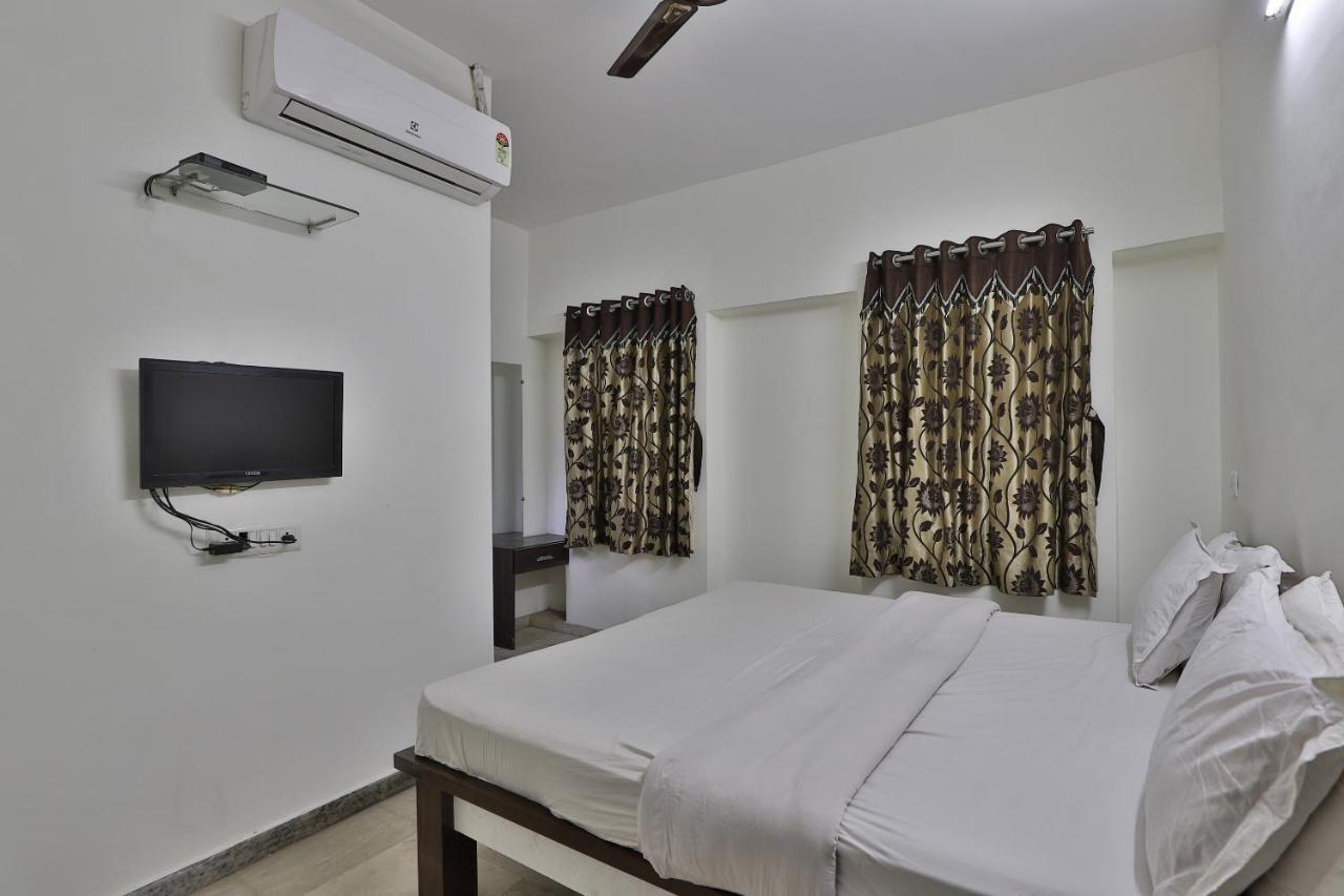 Spot On 47954 Shreeji Palace 3* Ahmedabad